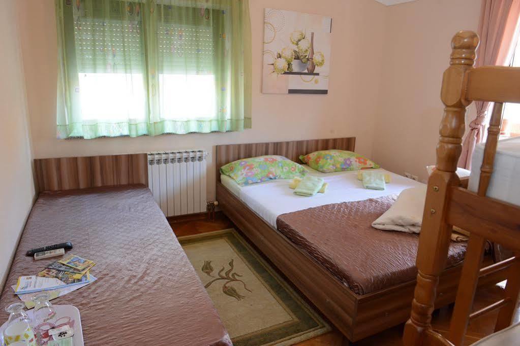 Hostel Dino Mostar Ngoại thất bức ảnh